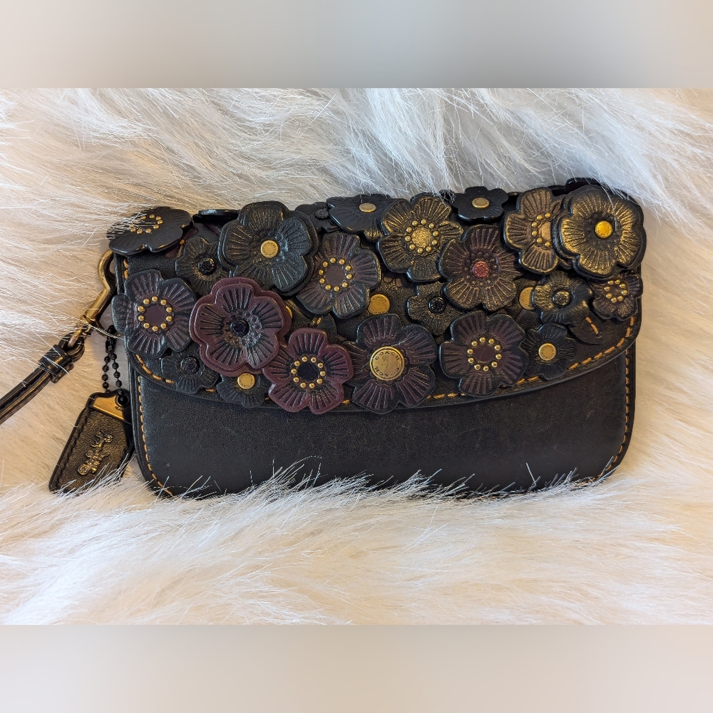 Coach 1941 tea rose wristlet/ wallet - Picture 2 of 16